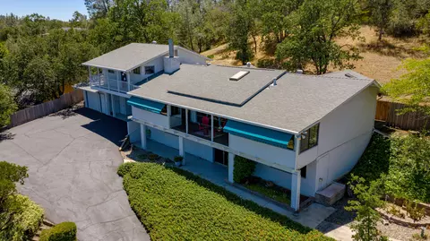 8566 Valley View Rd, Redding, CA 96001 photo 3
