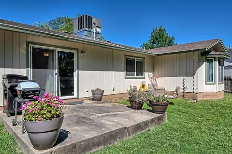 6825 Hemlock St, Redding, CA 96001 photo 19