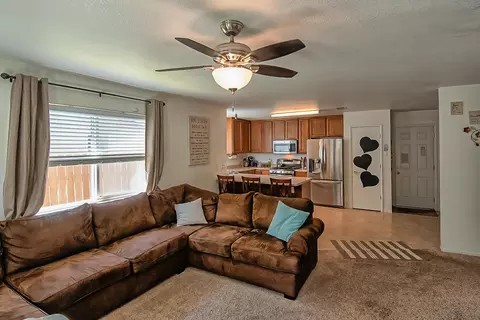 6825 Hemlock St, Redding, CA 96001 photo 3