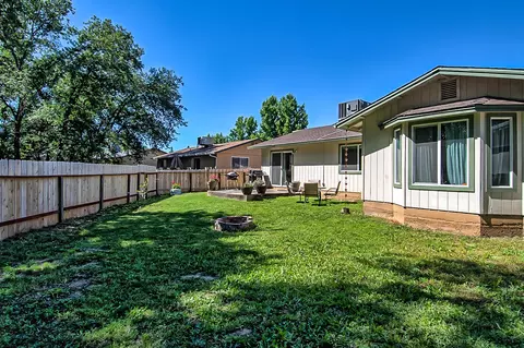 6825 Hemlock St, Redding, CA 96001 photo 17