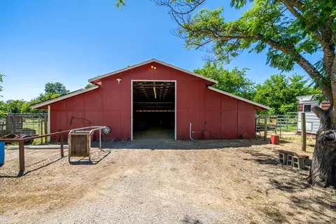12195 Alpha Ln, Redding, CA 96003 photo 4