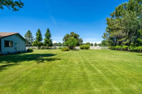 12195 Alpha Ln, Redding, CA 96003 photo 15