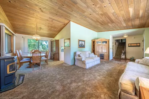 12195 Alpha Ln, Redding, CA 96003 photo 22