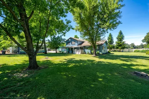 12195 Alpha Ln, Redding, CA 96003 photo 16