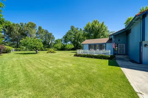 12195 Alpha Ln, Redding, CA 96003 photo 12