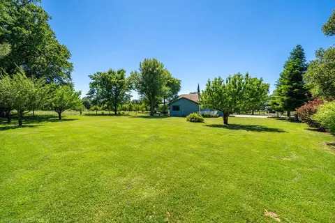 12195 Alpha Ln, Redding, CA 96003 photo 14