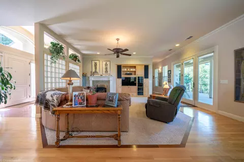 548 Aurora Pl, Redding, CA 96001 photo 10