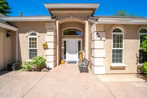 548 Aurora Pl, Redding, CA 96001 photo 4