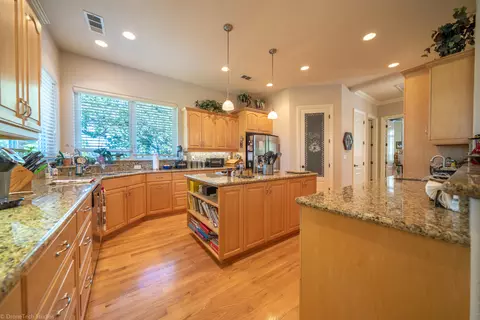 548 Aurora Pl, Redding, CA 96001 photo 20