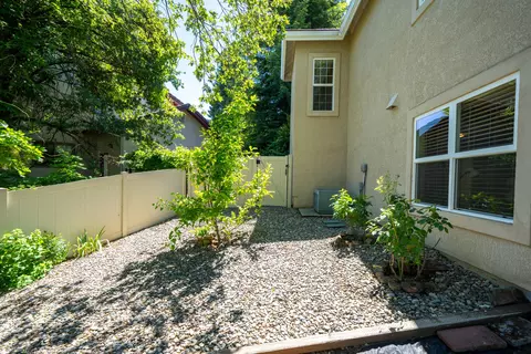 548 Aurora Pl, Redding, CA 96001 photo 58