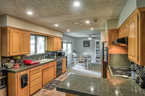 2911 Squire Ave, Redding, CA 96002 photo 7