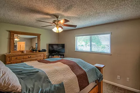 2911 Squire Ave, Redding, CA 96002 photo 11