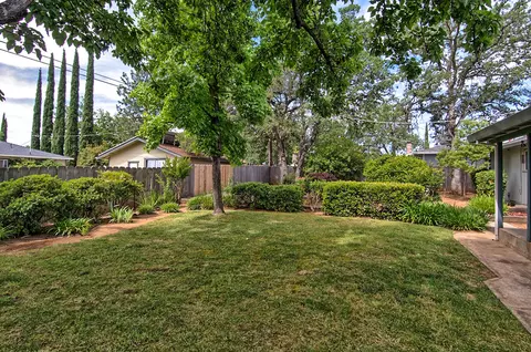 2911 Squire Ave, Redding, CA 96002 photo 19