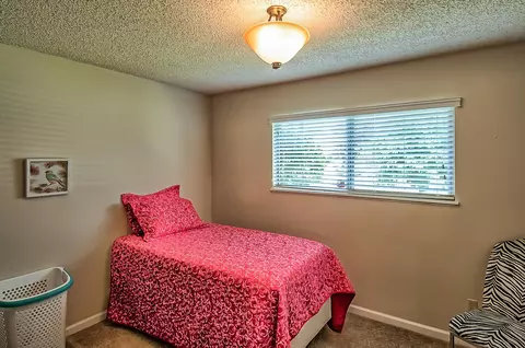 2911 Squire Ave, Redding, CA 96002 photo 15