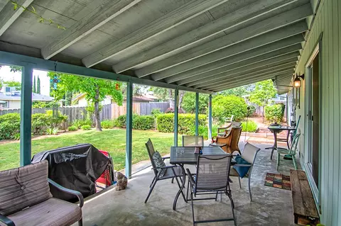 2911 Squire Ave, Redding, CA 96002 photo 16
