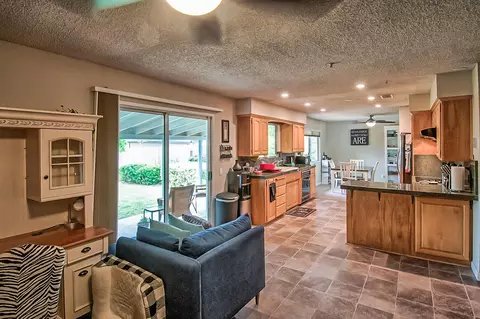 2911 Squire Ave, Redding, CA 96002 photo 10