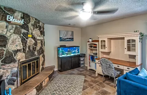 2911 Squire Ave, Redding, CA 96002 photo 9