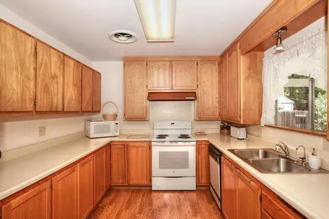 3301 Pioneer Ln, Redding, CA 96001 photo 18