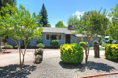 3301 Pioneer Ln, Redding, CA 96001 photo 2