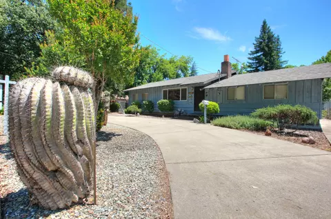 3301 Pioneer Ln, Redding, CA 96001 photo 7