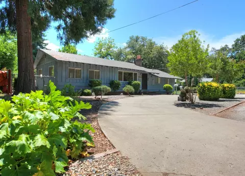 3301 Pioneer Ln, Redding, CA 96001 photo 1