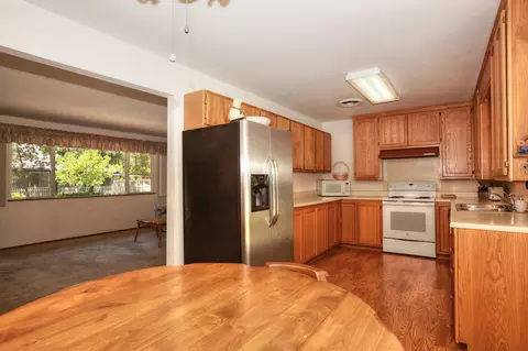 3301 Pioneer Ln, Redding, CA 96001 photo 17
