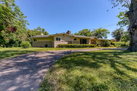 850 Parsons Dr, Redding, CA 96002 photo 1