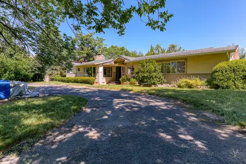 850 Parsons Dr, Redding, CA 96002 photo 4