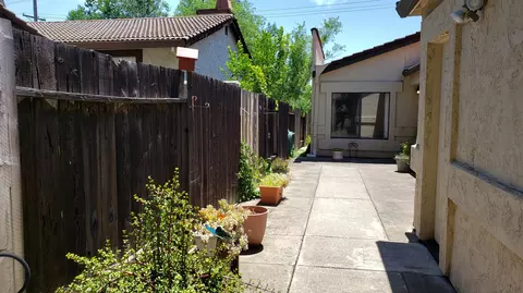 759 Flower Ash Ln, Redding, CA 96003 photo 4