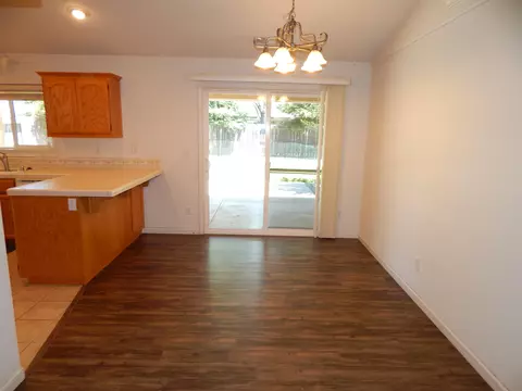3975 Bristol Dr, Redding, CA 96002 photo 11
