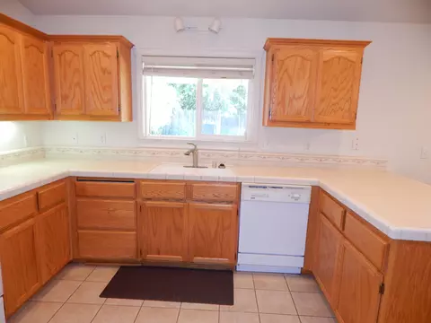 3975 Bristol Dr, Redding, CA 96002 photo 15