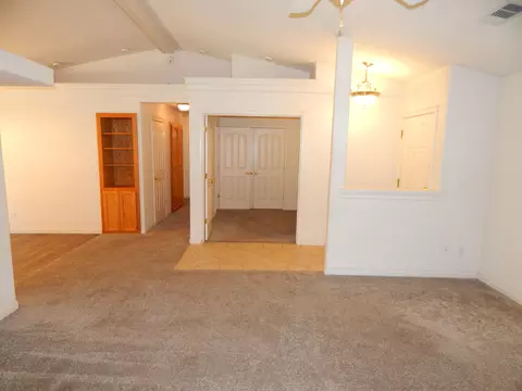 3975 Bristol Dr, Redding, CA 96002 photo 8