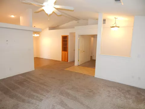3975 Bristol Dr, Redding, CA 96002 photo 7