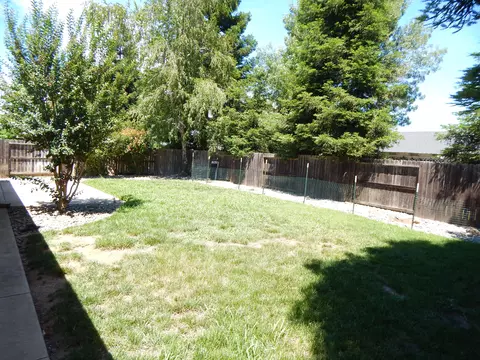 3975 Bristol Dr, Redding, CA 96002 photo 44