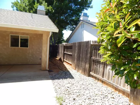 3975 Bristol Dr, Redding, CA 96002 photo 50