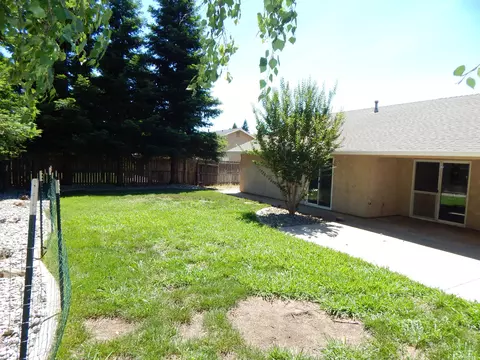 3975 Bristol Dr, Redding, CA 96002 photo 48