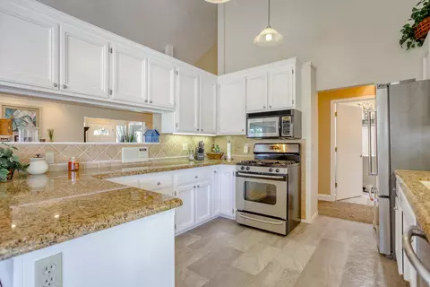 3747 Sunday Ct, Redding, CA 96001 photo 3