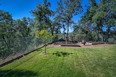 2747 Blue Bell Dr, Redding, CA 96001 photo 45
