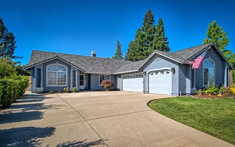 2747 Blue Bell Dr, Redding, CA 96001 photo 1