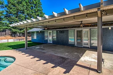 2747 Blue Bell Dr, Redding, CA 96001 photo 38