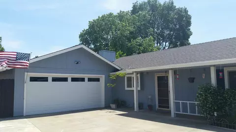 320 Michael Dr, Red Bluff, CA 96080 photo 1