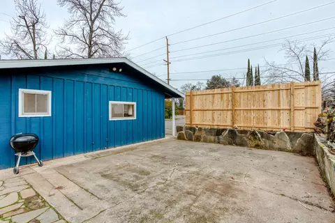 1521 Mistletoe Ln, Redding, CA 96002 photo 23