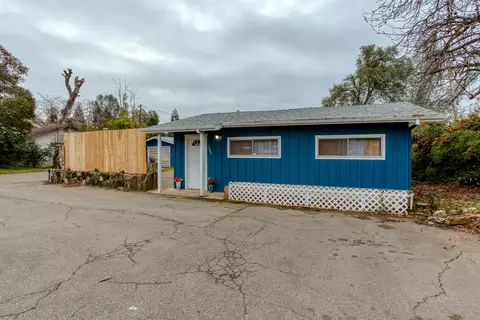 1521 Mistletoe Ln, Redding, CA 96002 photo 5