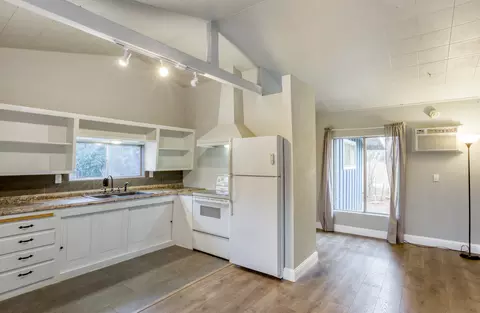 1521 Mistletoe Ln, Redding, CA 96002 photo 9