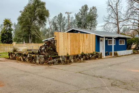 1521 Mistletoe Ln, Redding, CA 96002 photo 21