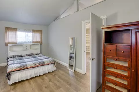 1521 Mistletoe Ln, Redding, CA 96002 photo 14