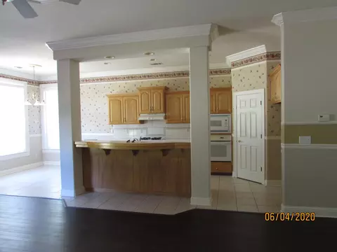 2744 Western Oak, Redding, CA 96002 photo 3