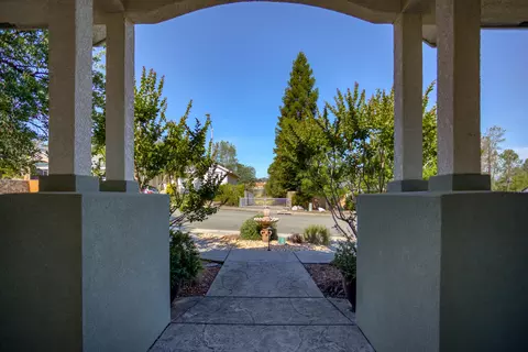 507 Fair Hill Dr, Redding, CA 96003 photo 3