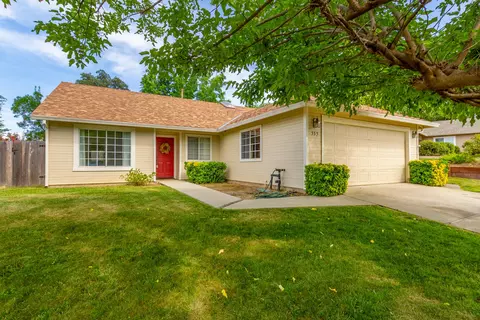 555 Vansicklen Way, Redding, CA 96003 photo 2