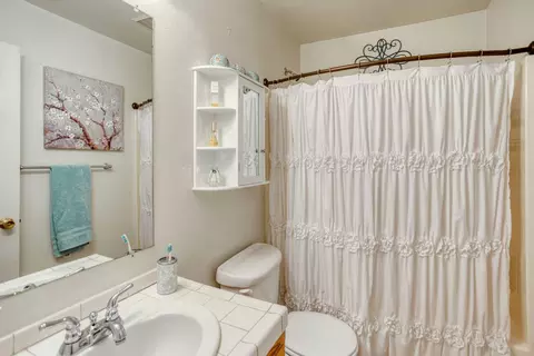 869 Tanglewood Dr, Redding, CA 96003 photo 15